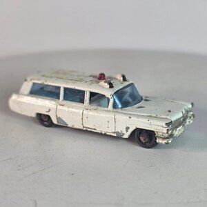 Vintage Lesney Matchbox No.54 S&S Cadillac Ambulance England 1960s